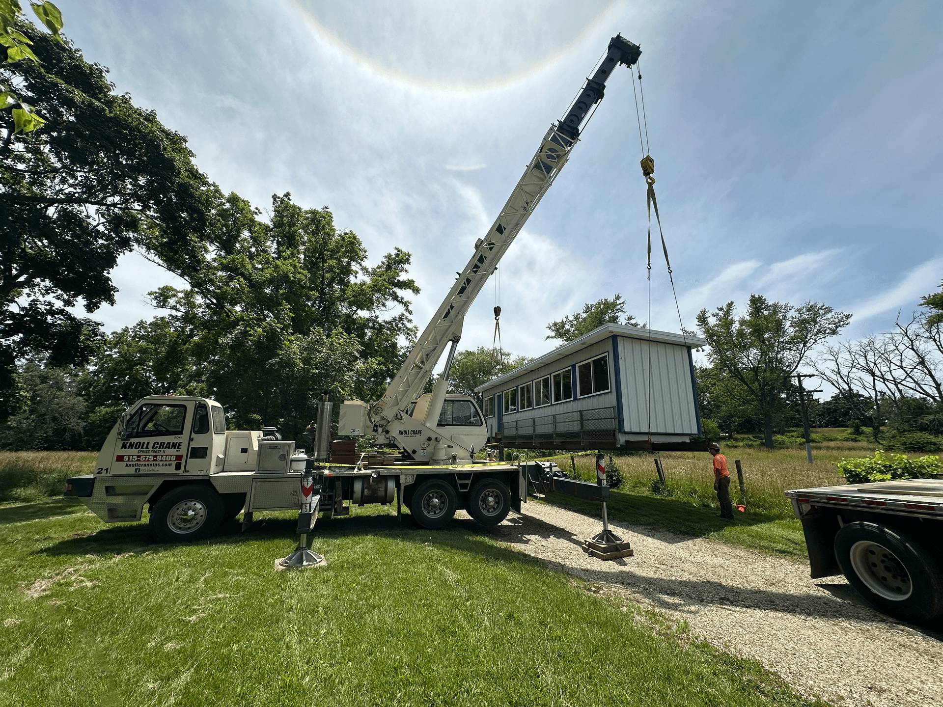 Knoll Crane 40-ton mobile crane in operation